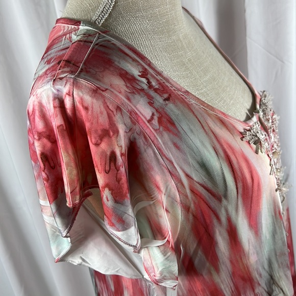 Live and Let Live Small Red/Grey Embroidered Tunic - Picture 5 of 12